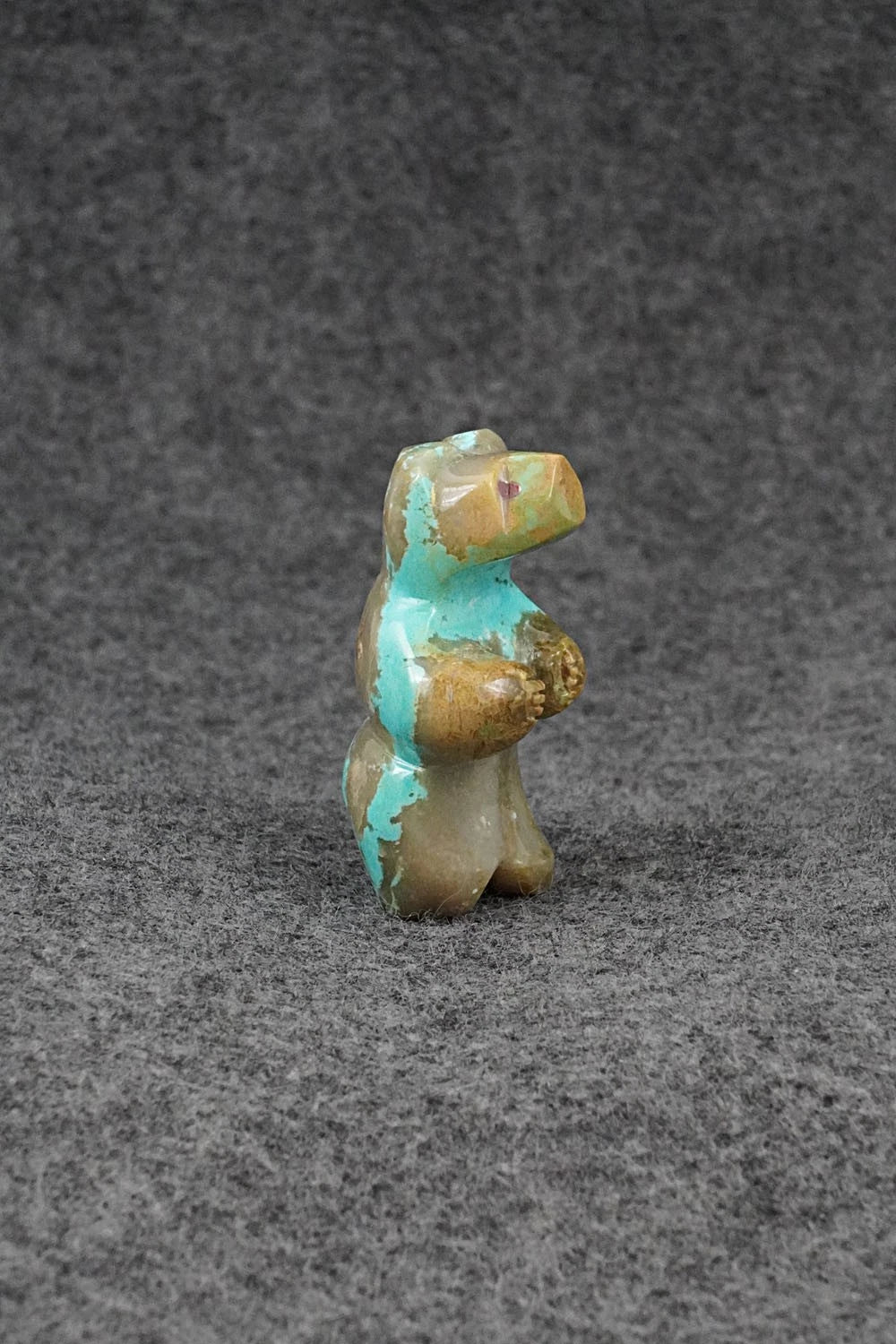 Bear Zuni Fetish Carving - Kenric Laiwekete
