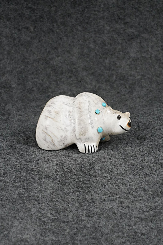 Bear Zuni Fetish Carving - Claudia Peina