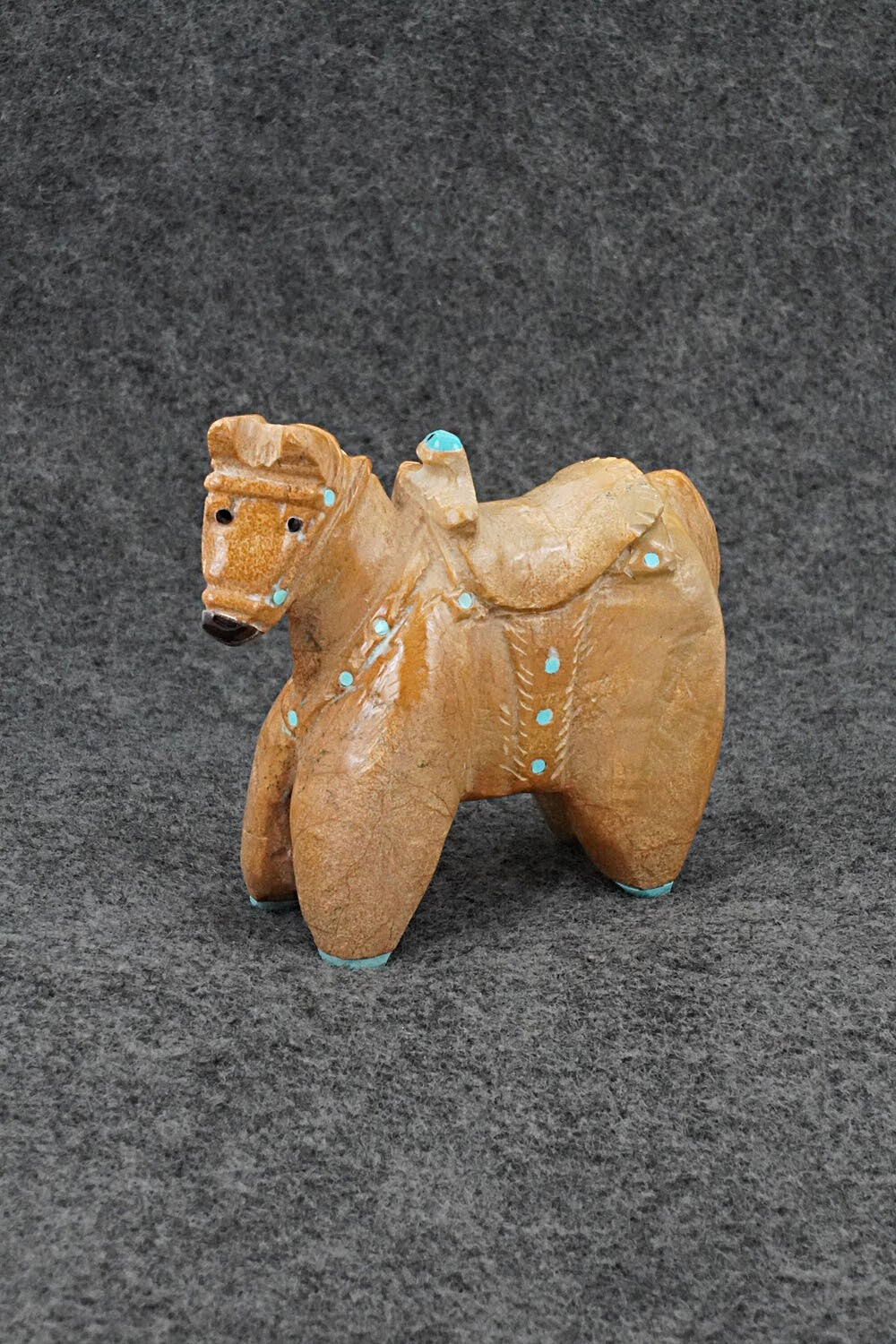 Horse Zuni Fetish Carving - Freddie Leekya
