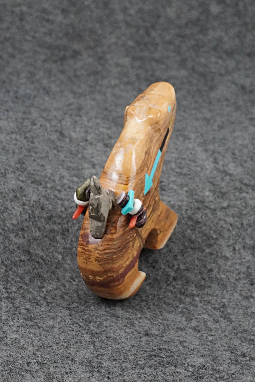Bear Zuni Fetish Carving - Fernando Laiwakete