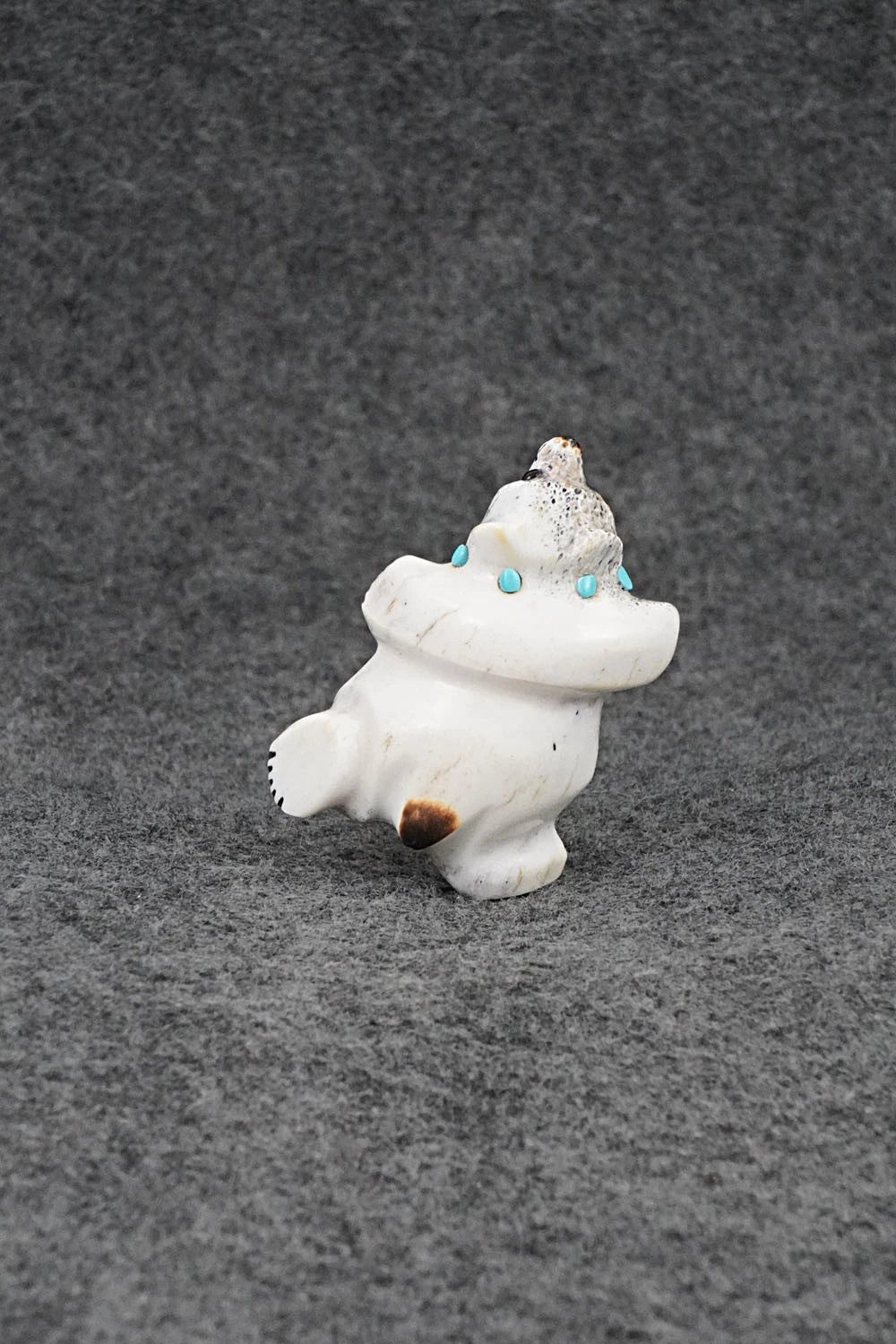 Bear Zuni Fetish Carving - Claudia Peina