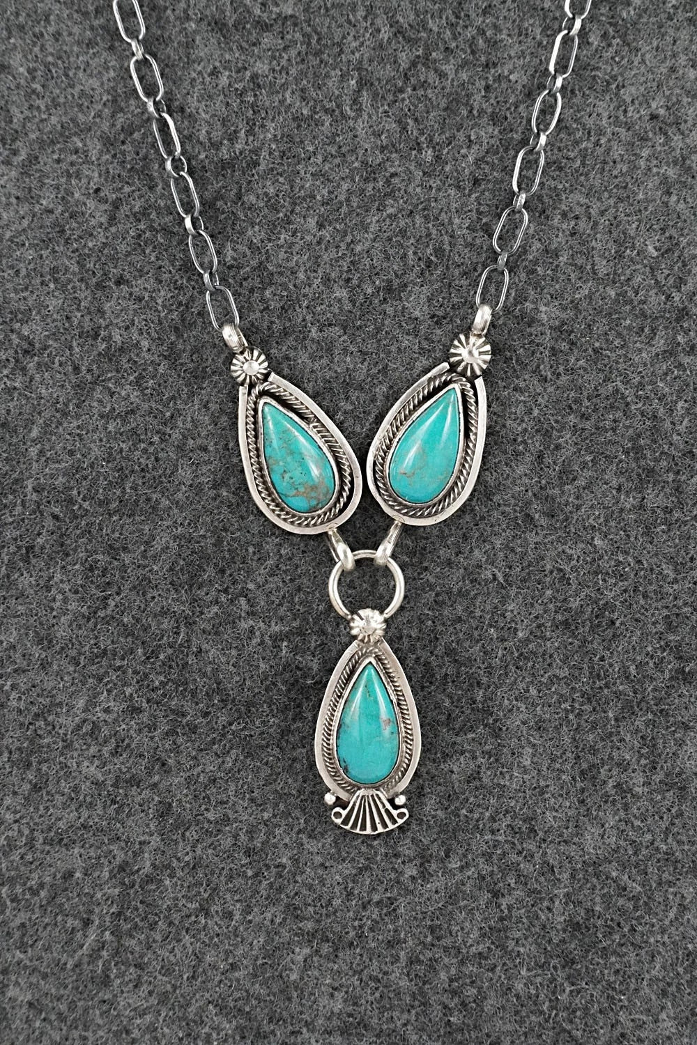 Turquoise & Sterling Silver Necklace - Verley Betone