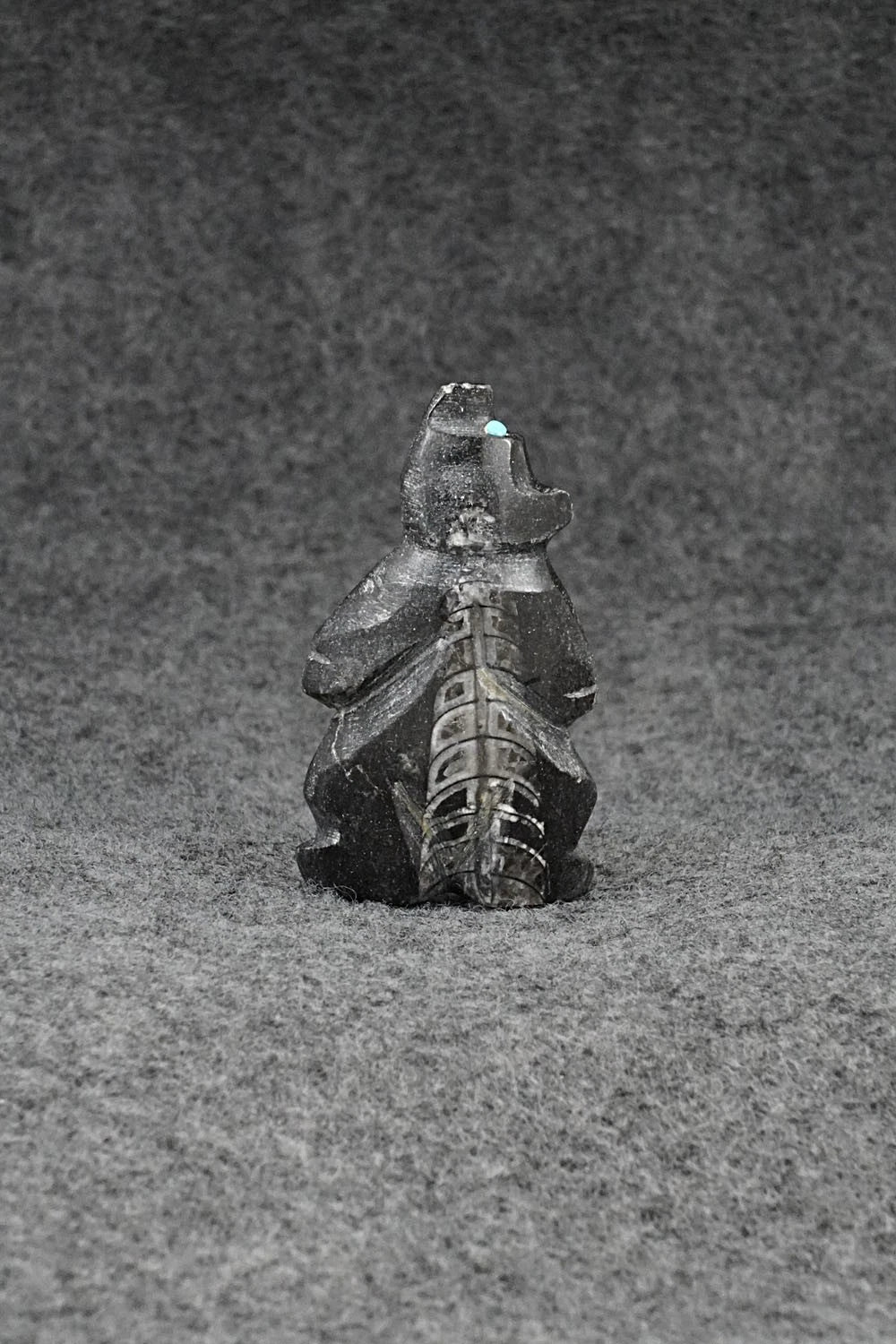 Bear Zuni Fetish Carving - Dannette Laate