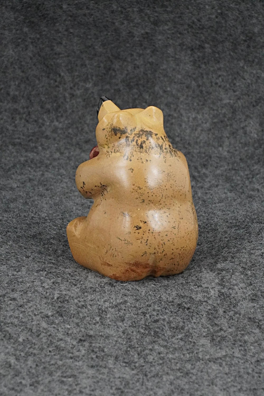 Bear Zuni Fetish Carving - Enrike Leekya