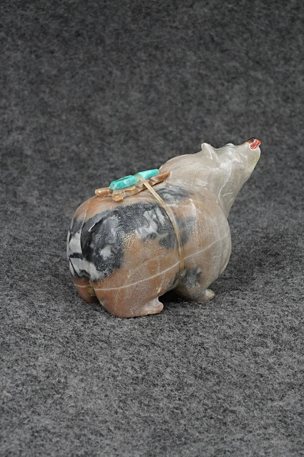 Bear Zuni Fetish Carving - Freddie Leekya