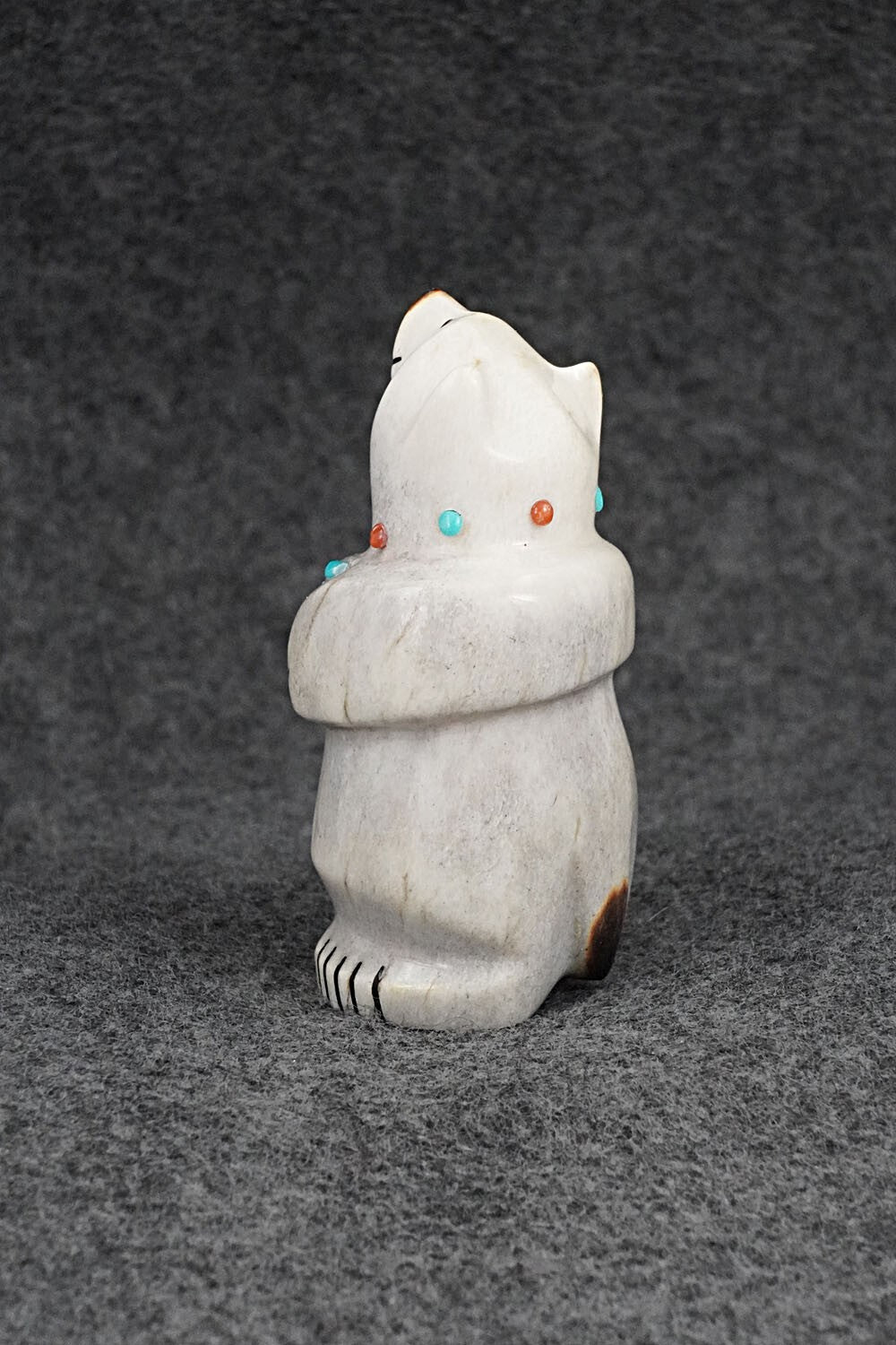 Bear Zuni Fetish Carving - Claudia Peina