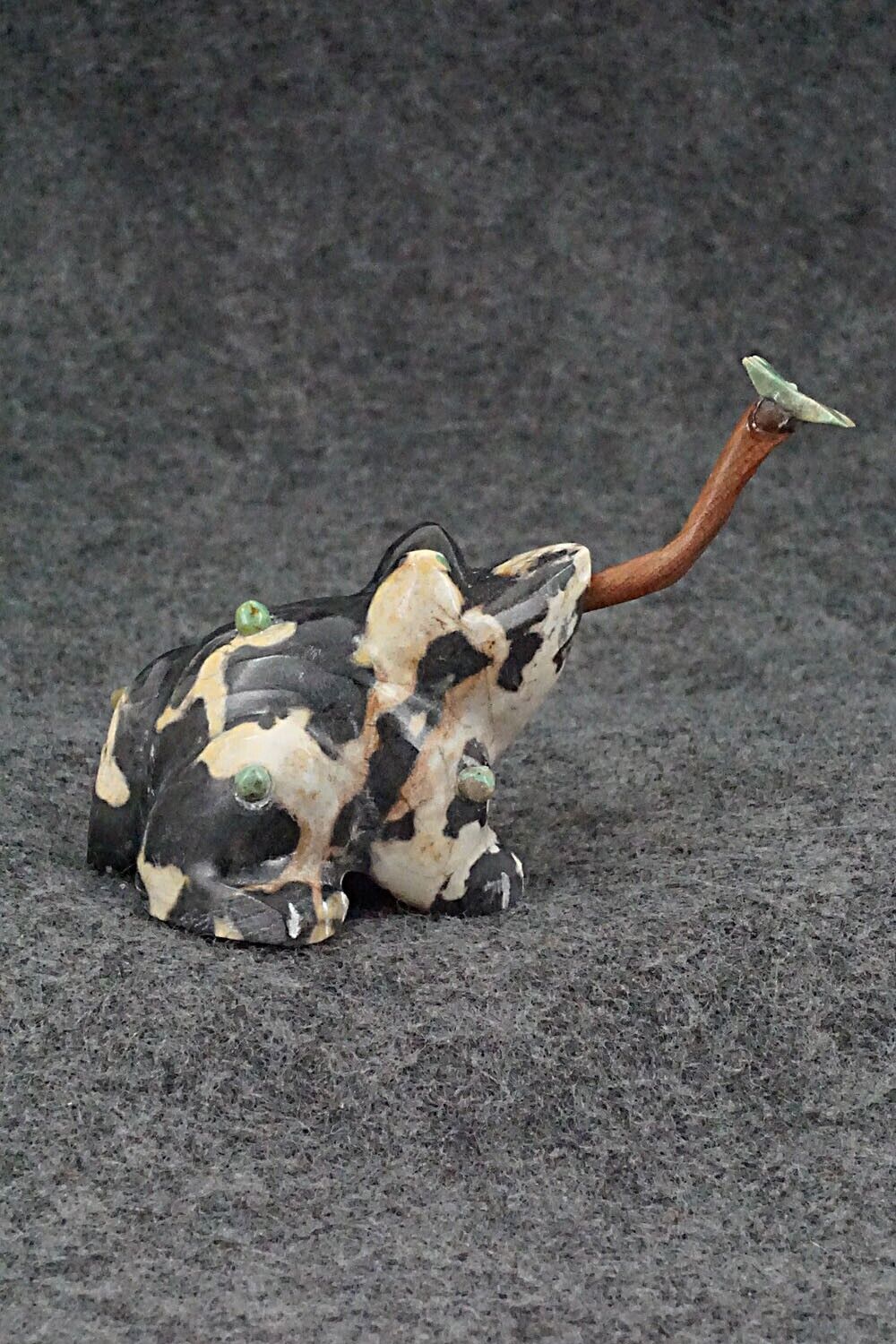 Frog Zuni Fetish Carving - Enrike Leekya