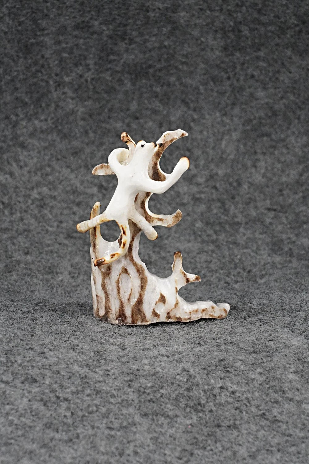 Mountain Lion Zuni Fetish Carving - Ruben Najera