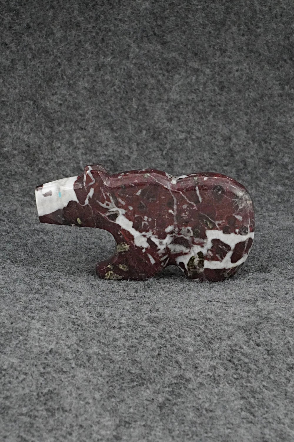 Bear Zuni Fetish Carving - Kenric Laiwakete