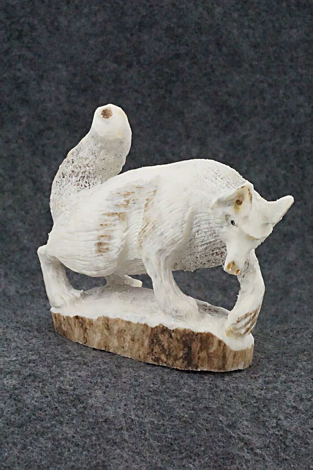 Wolf Zuni Fetish Carving - Lewis Malie Jr.