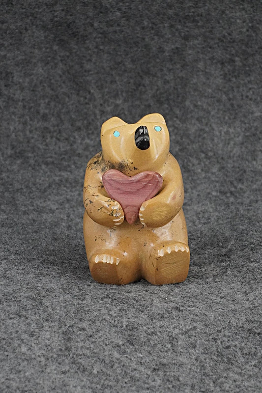 Bear Zuni Fetish Carving - Enrike Leekya