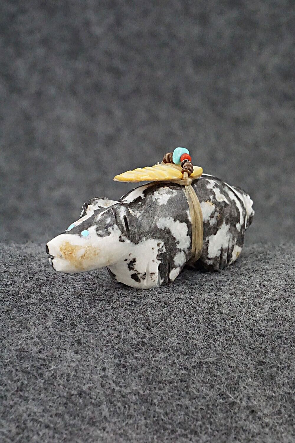 Bear Zuni Fetish Carving - Peter Gasper