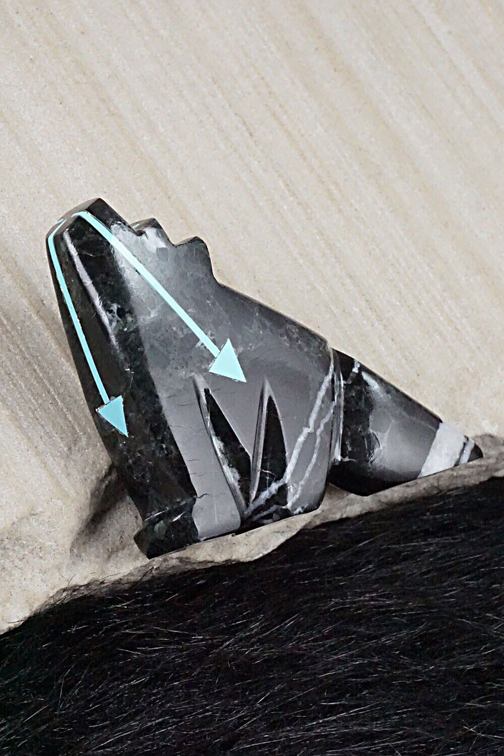 Wolf Zuni Fetish Carving - Bernard Laiwakete