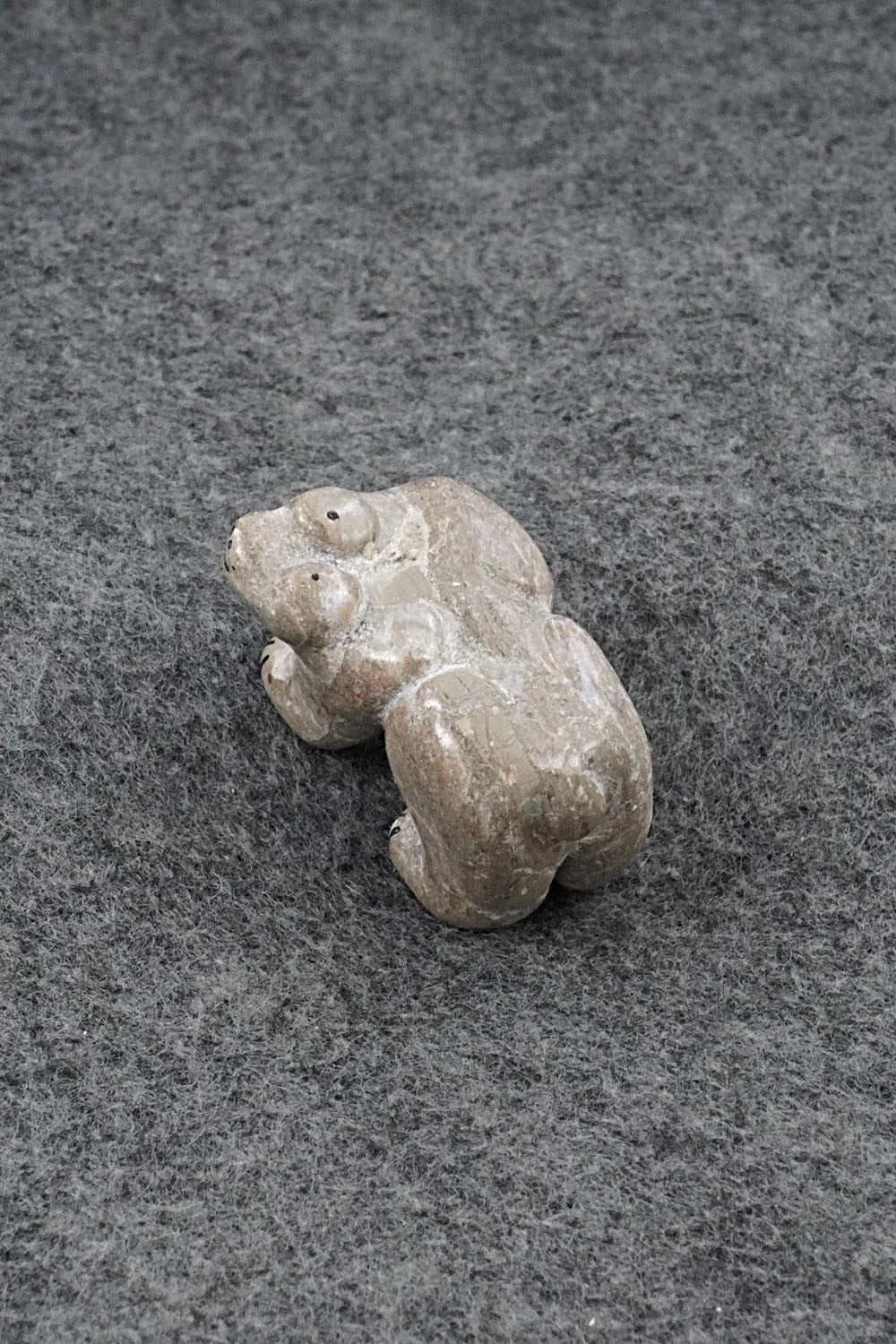 Bear Zuni Fetish Carving - Rick Kallestewa