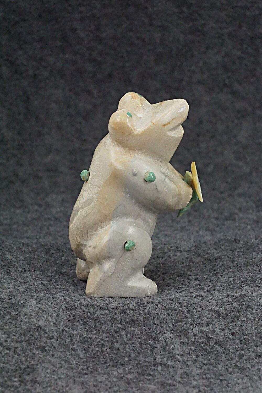 Frog with Dragonfly Zuni Fetish Carving - Enrike Leekya