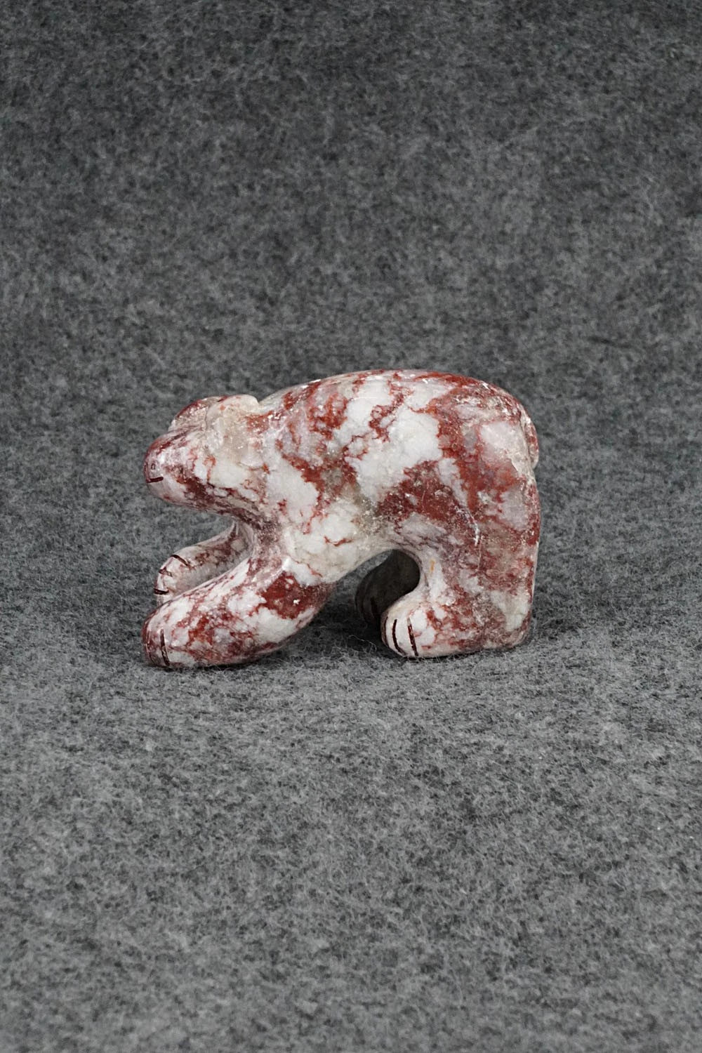 Bear Zuni Fetish Carving - Rick Kallestewa