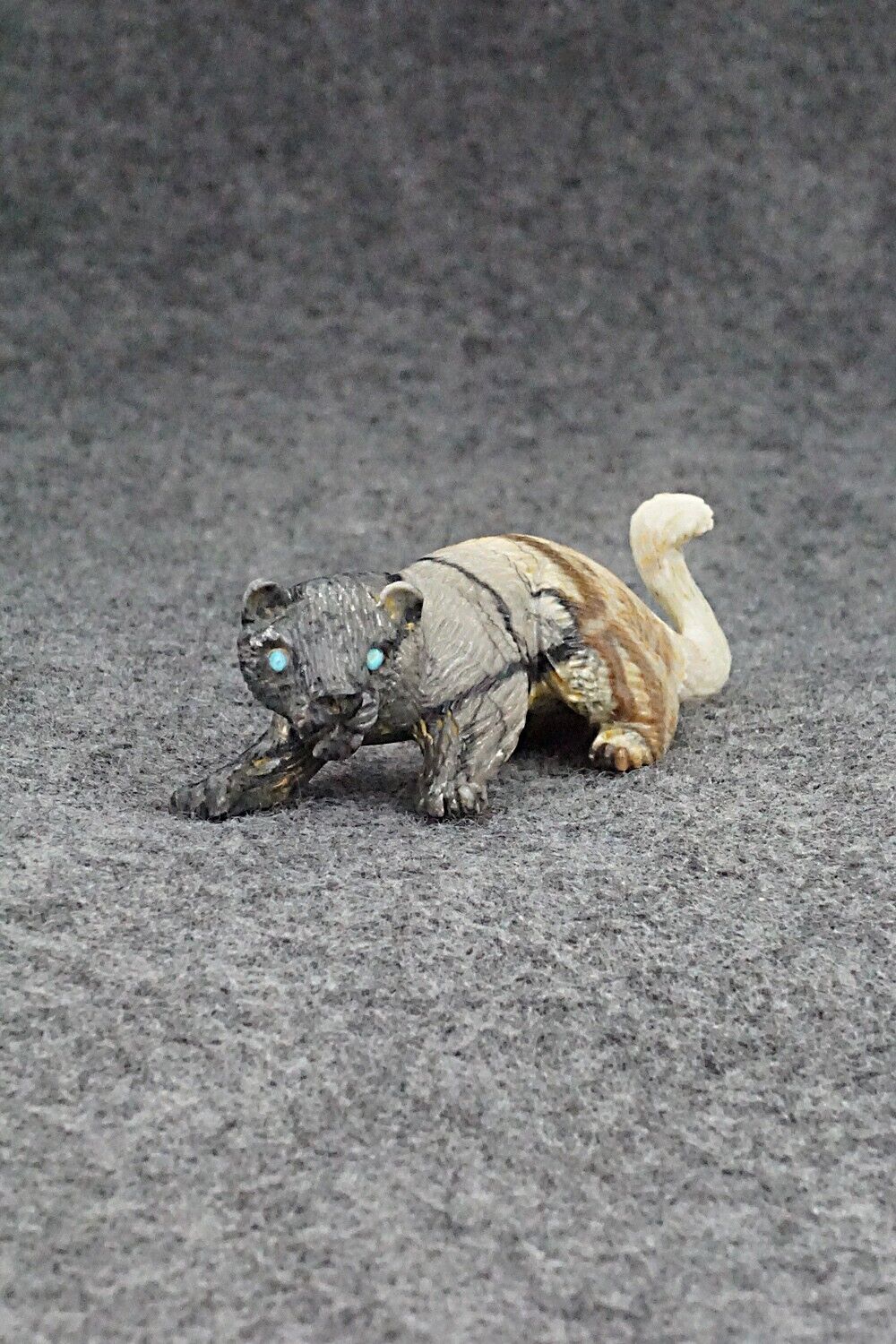 Mountain Lion Zuni Fetish Carving - Lance Cheama