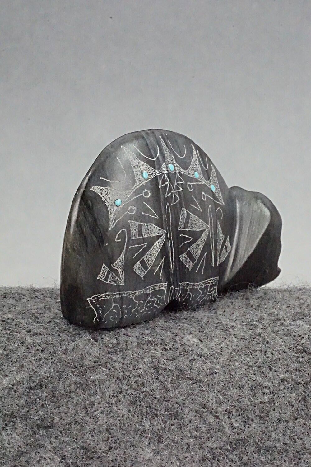 Bear Zuni Fetish Carving - Gerald Peina