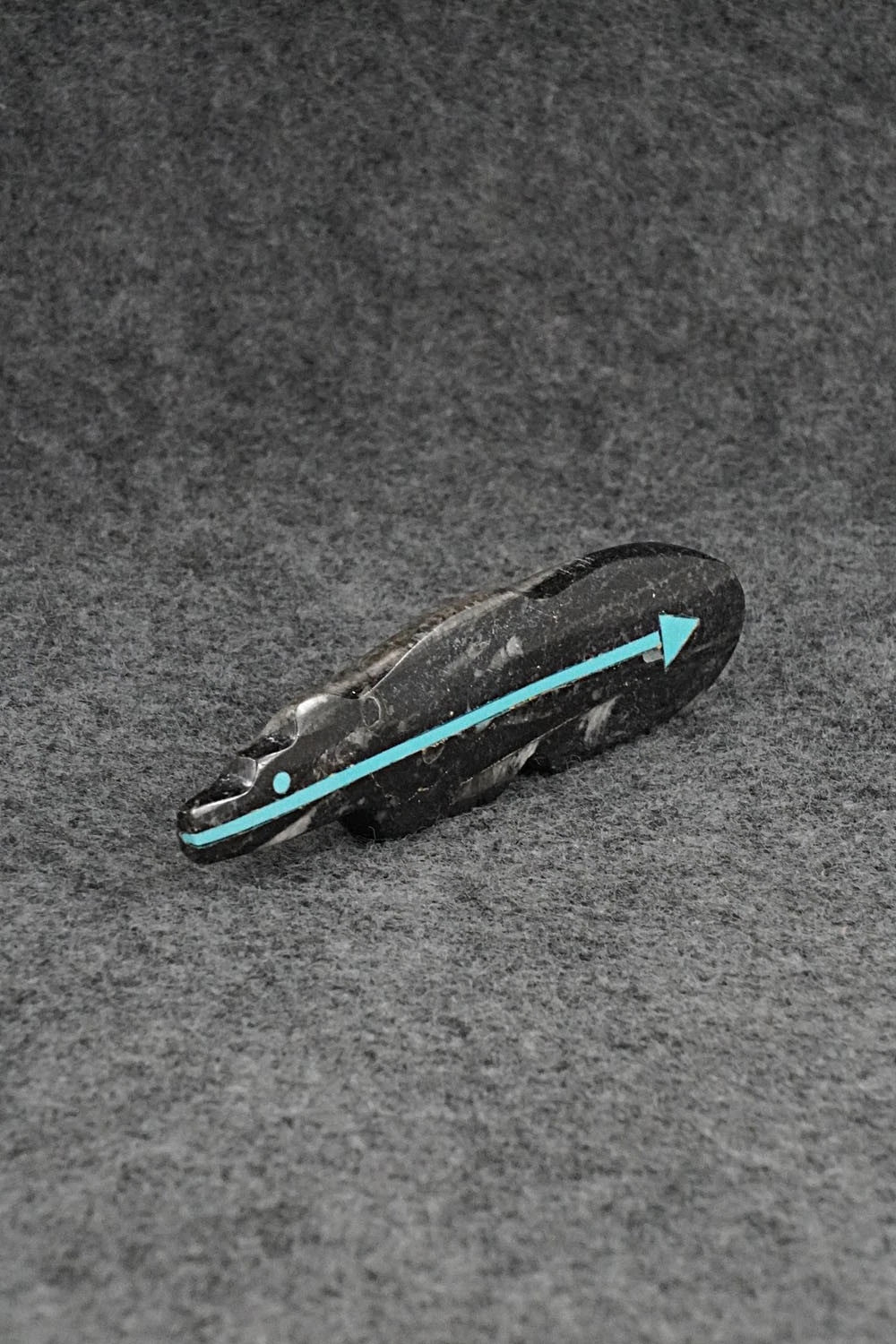 Bear Zuni Fetish Carving - Bernard Laiwakete