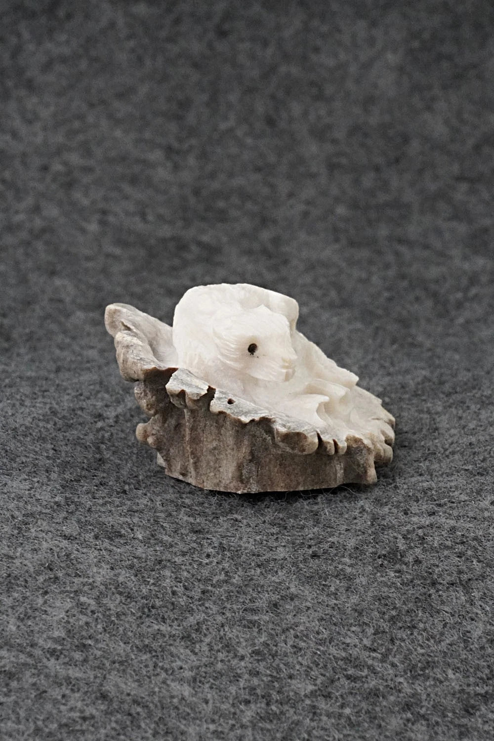 Fox Zuni Fetish Carving - Chris Peina