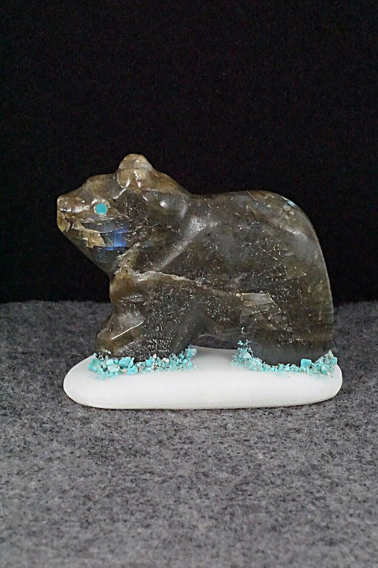 Bear Zuni Fetish Carving - Daniel Chattin