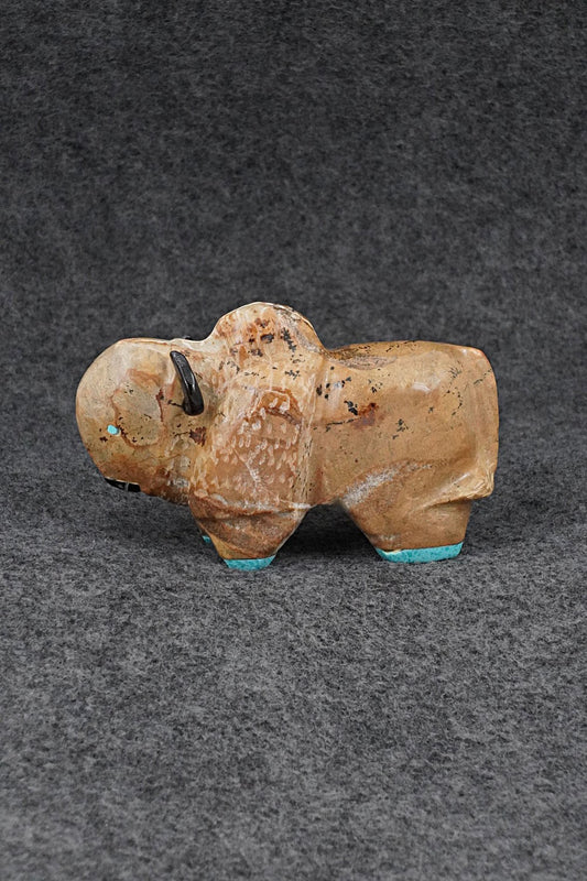 Buffalo Zuni Fetish Carving - Freddie Leekya