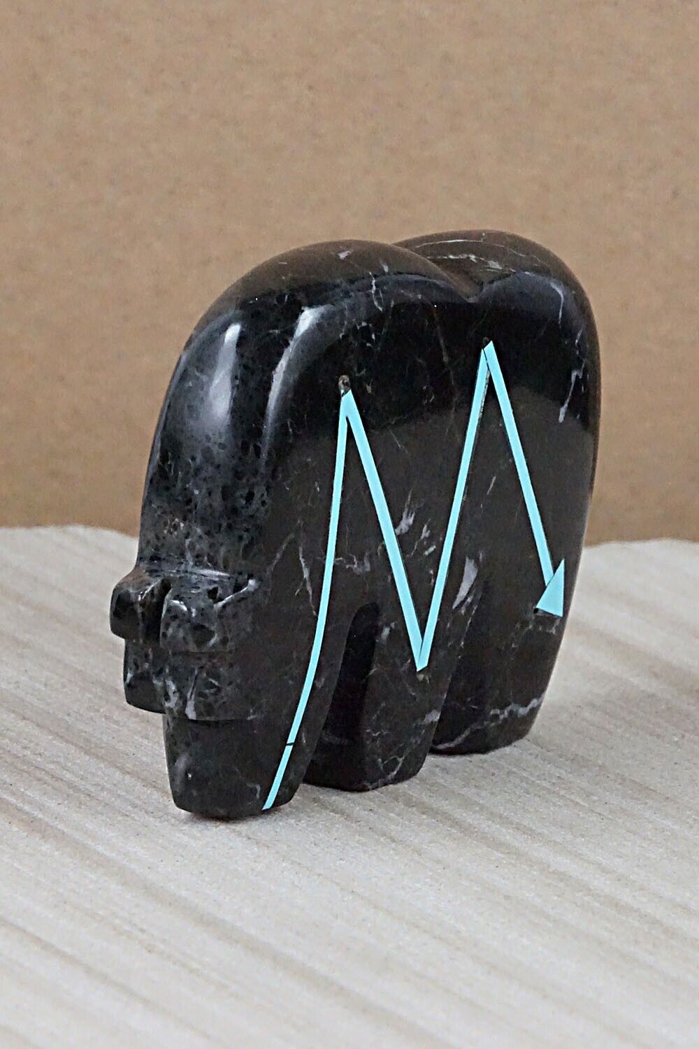 Bear Zuni Fetish Carving - Bernard Laiwakete