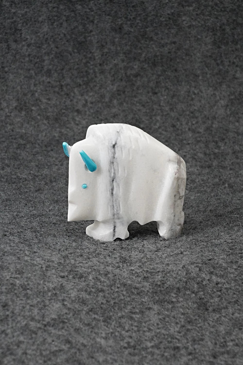 Buffalo Zuni Fetish Carving - Todd Estate