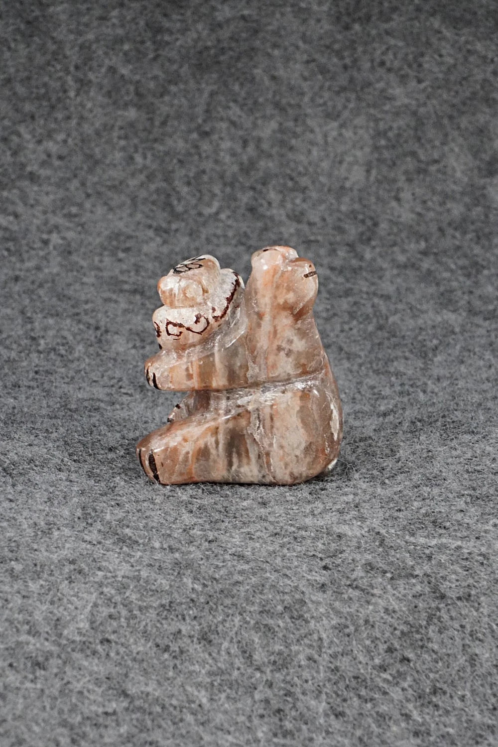 Bear Zuni Fetish Carving - Rick Kallestewa