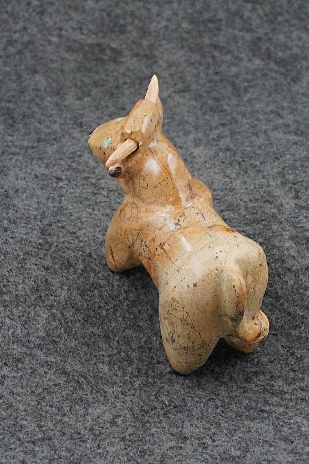 Bull Zuni Fetish Carving - Freddie Leekya