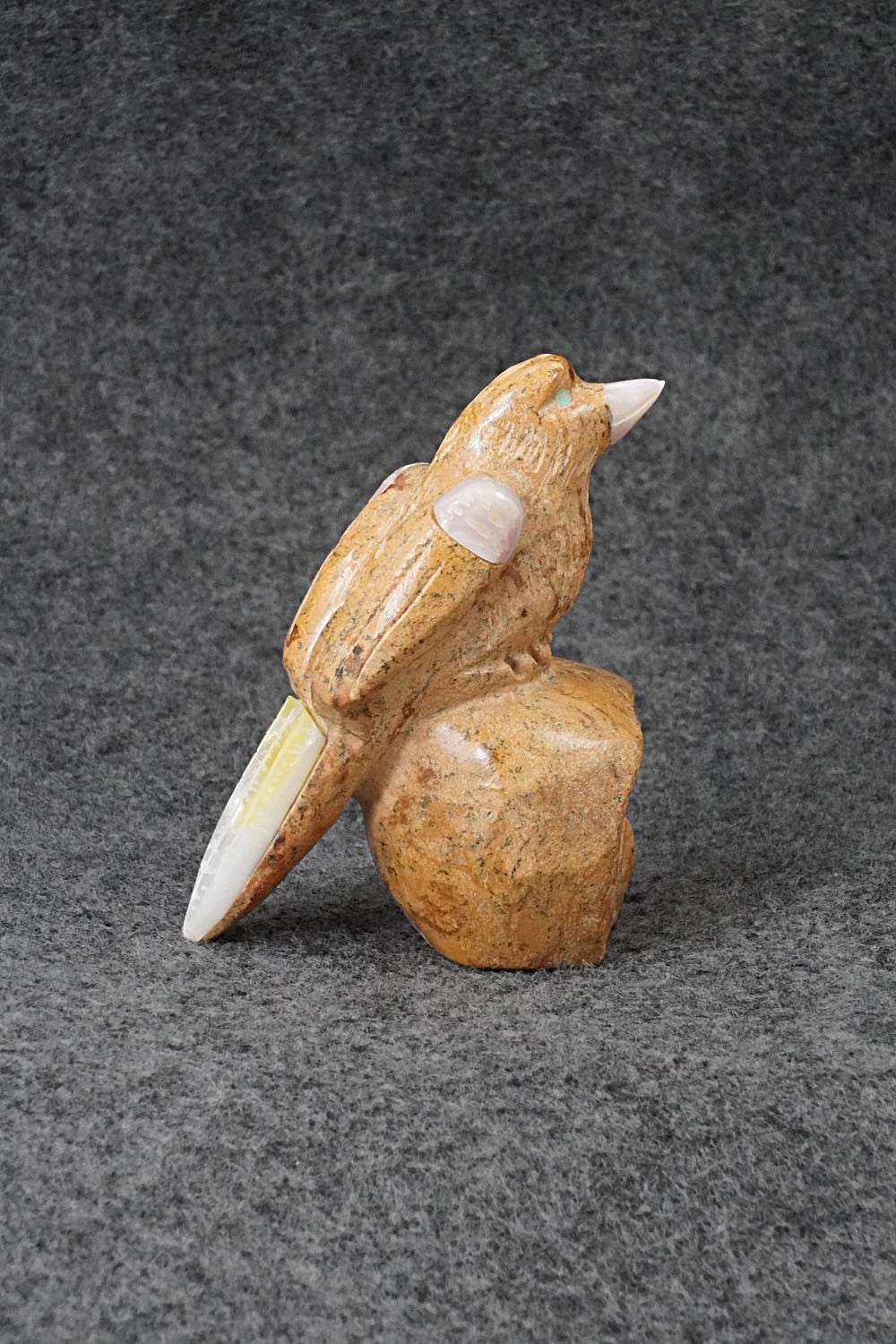 Bird Zuni Fetish Carving - Freddie Leekya