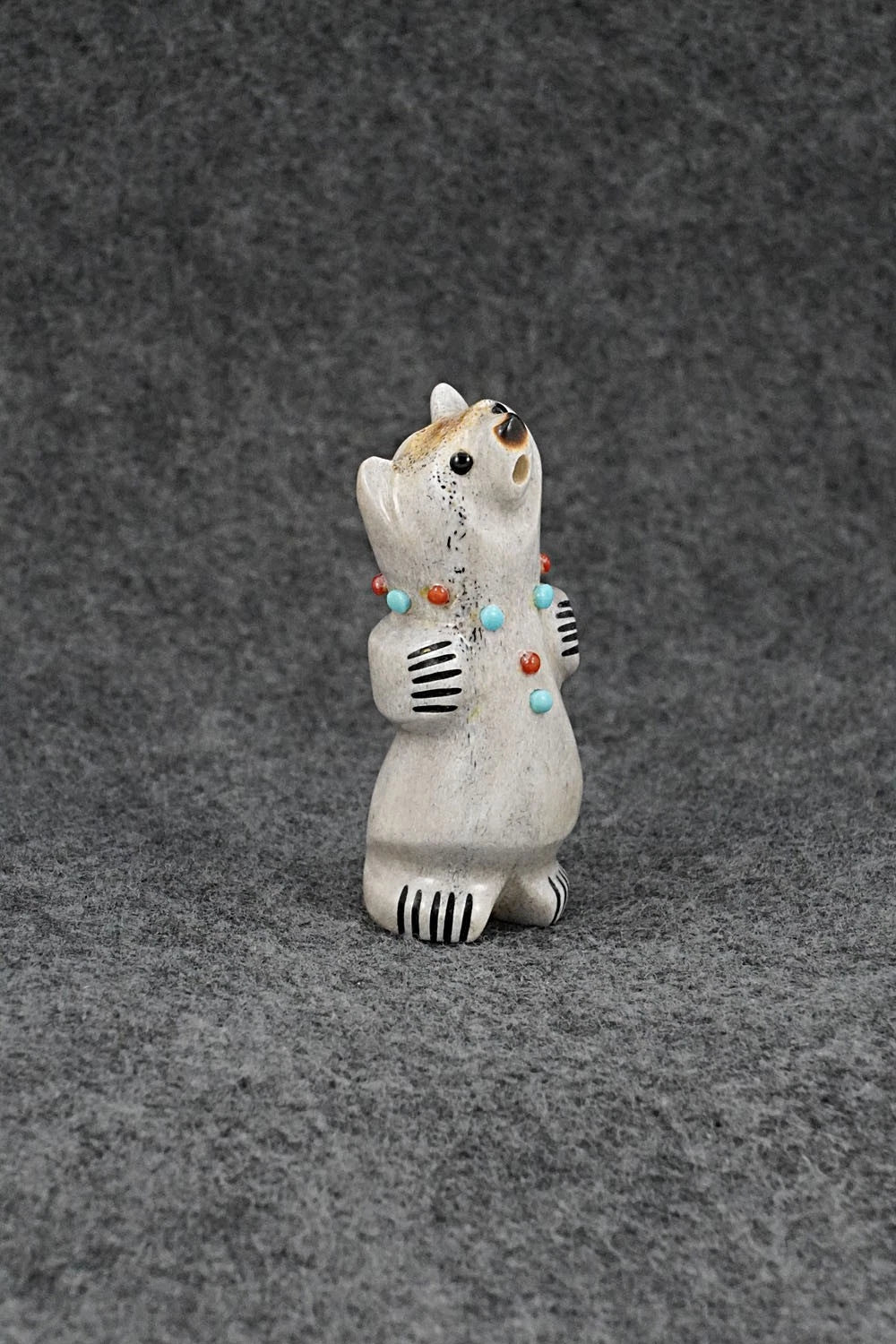 Bear Zuni Fetish Carving - Claudia Peina