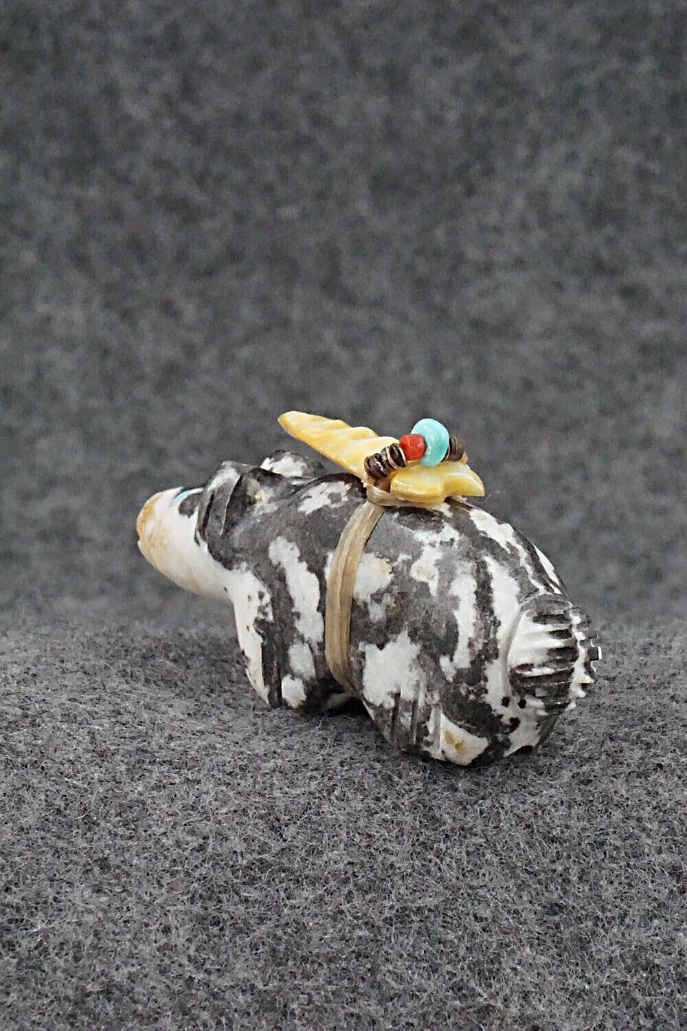 Bear Zuni Fetish Carving - Peter Gasper