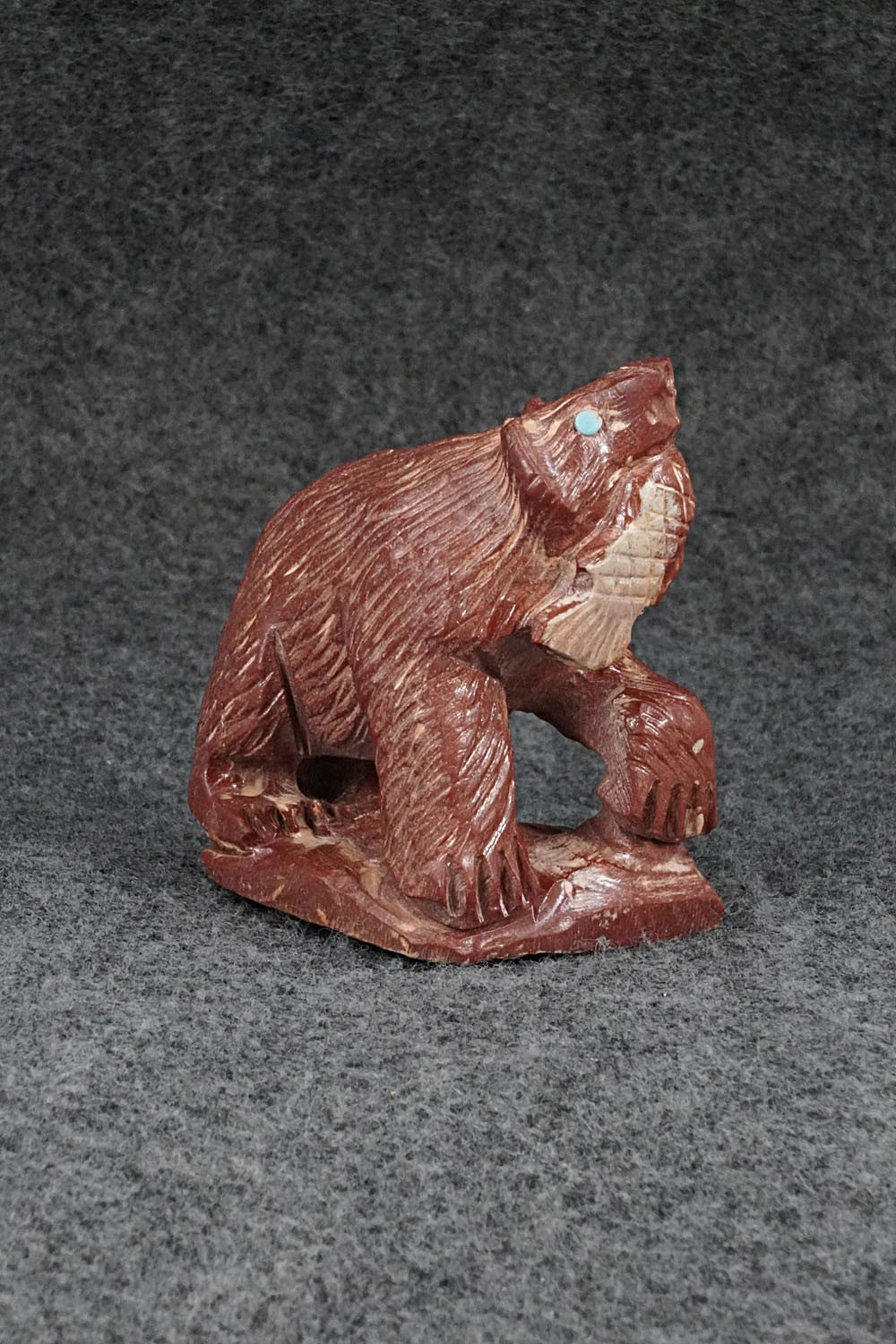 Bear Zuni Fetish Carving - Derrick Kaamasee
