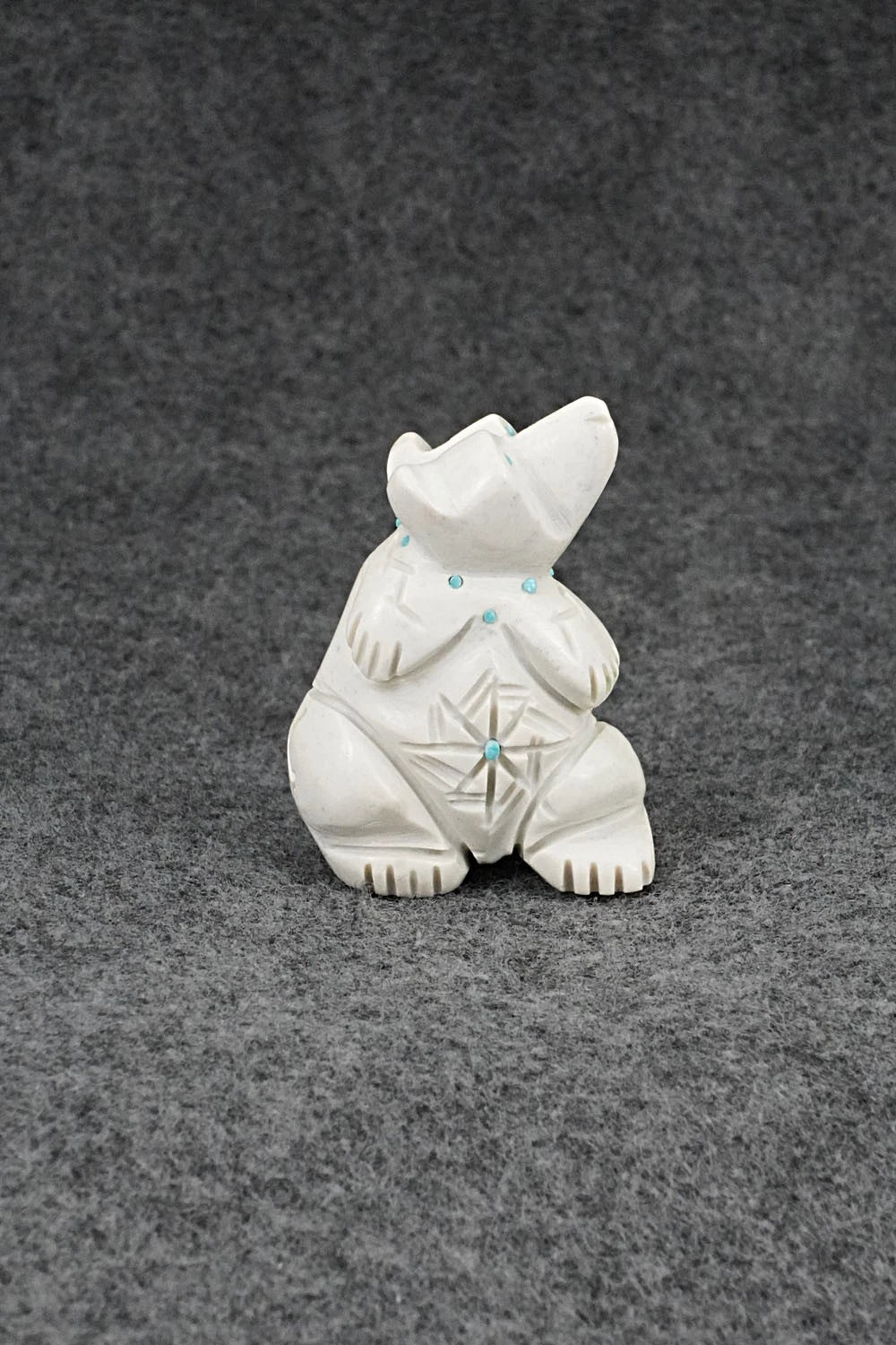 Bear Zuni Fetish Carving - Adrian Cachini