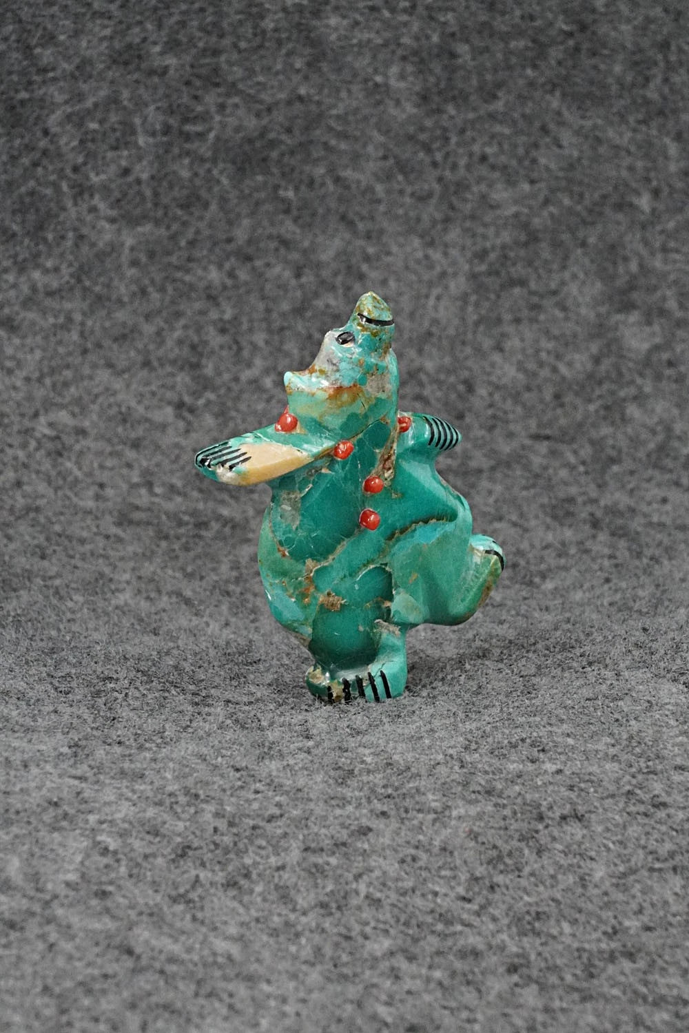 Bear Zuni Fetish Carving - Claudia Peina