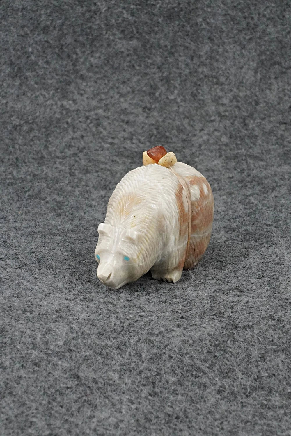 Bear Zuni Fetish Carving - Farlan & Paulette Quam