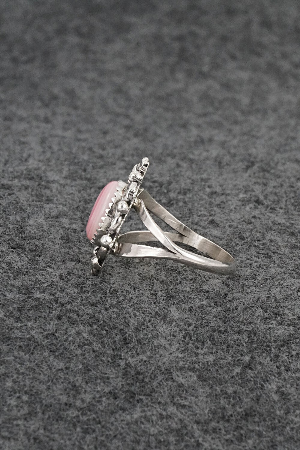 Conch Shell & Sterling Silver Ring - Frieda Martinez - Size 7.5