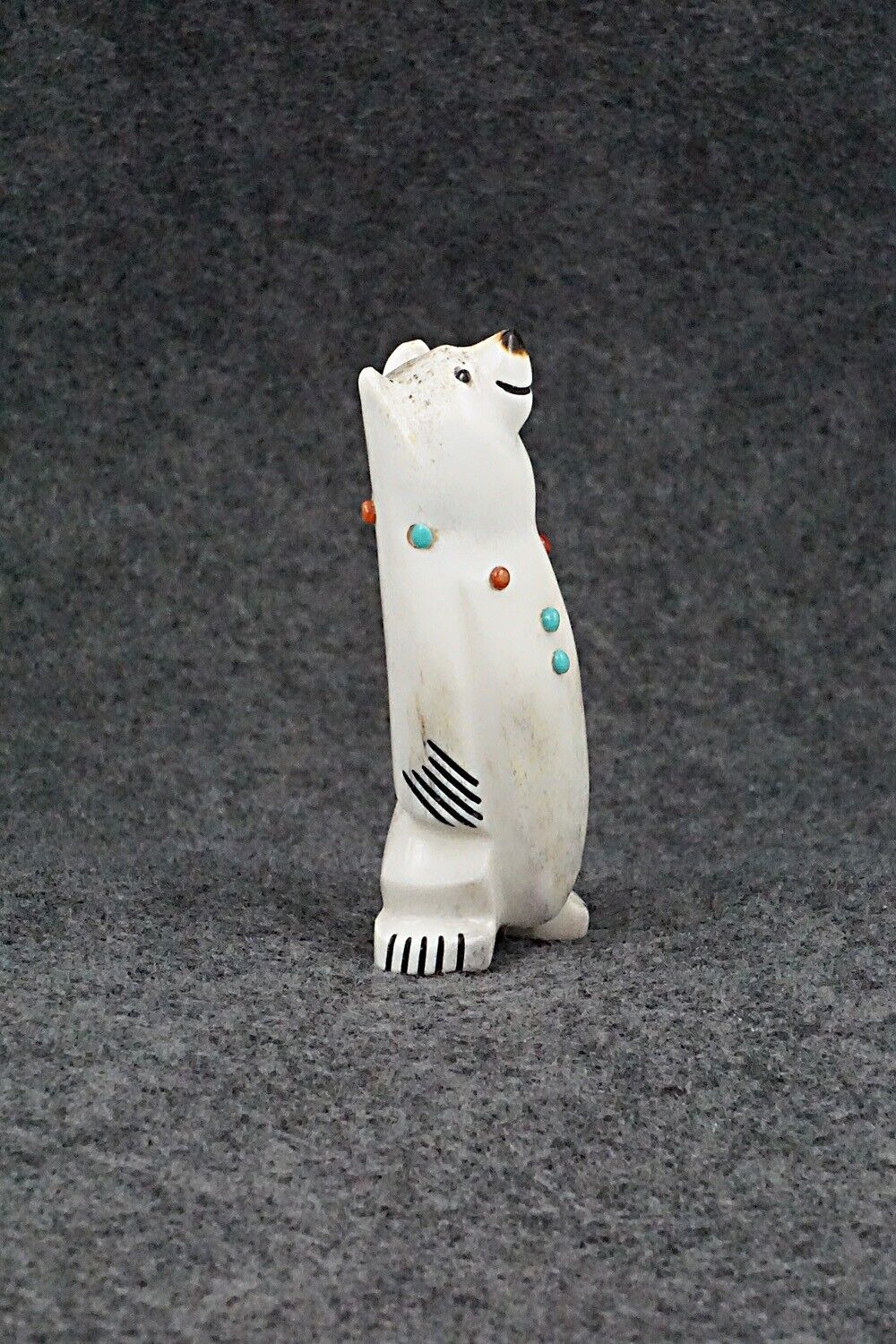 Bear Zuni Fetish Carving - Claudia Peina