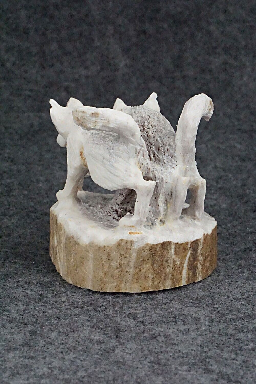 Wolf Zuni Fetish Carving - Lewis Malie Jr.