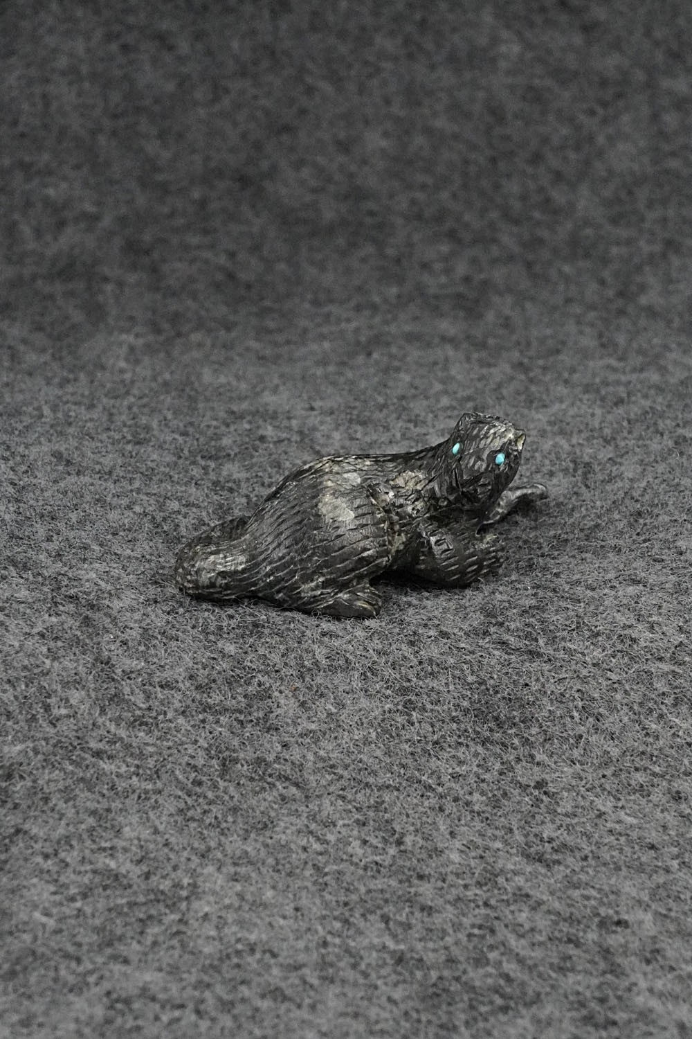 Mountain Lion Zuni Fetish Carving - Lance Cheama