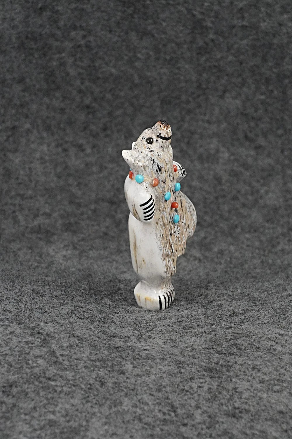 Bear Zuni Fetish Carving - Claudia Peina