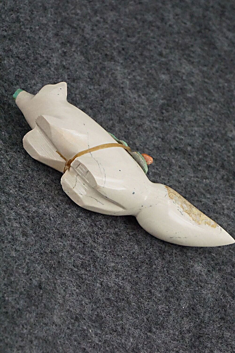 Wolf Zuni Fetish Carving - Enrike Leekya