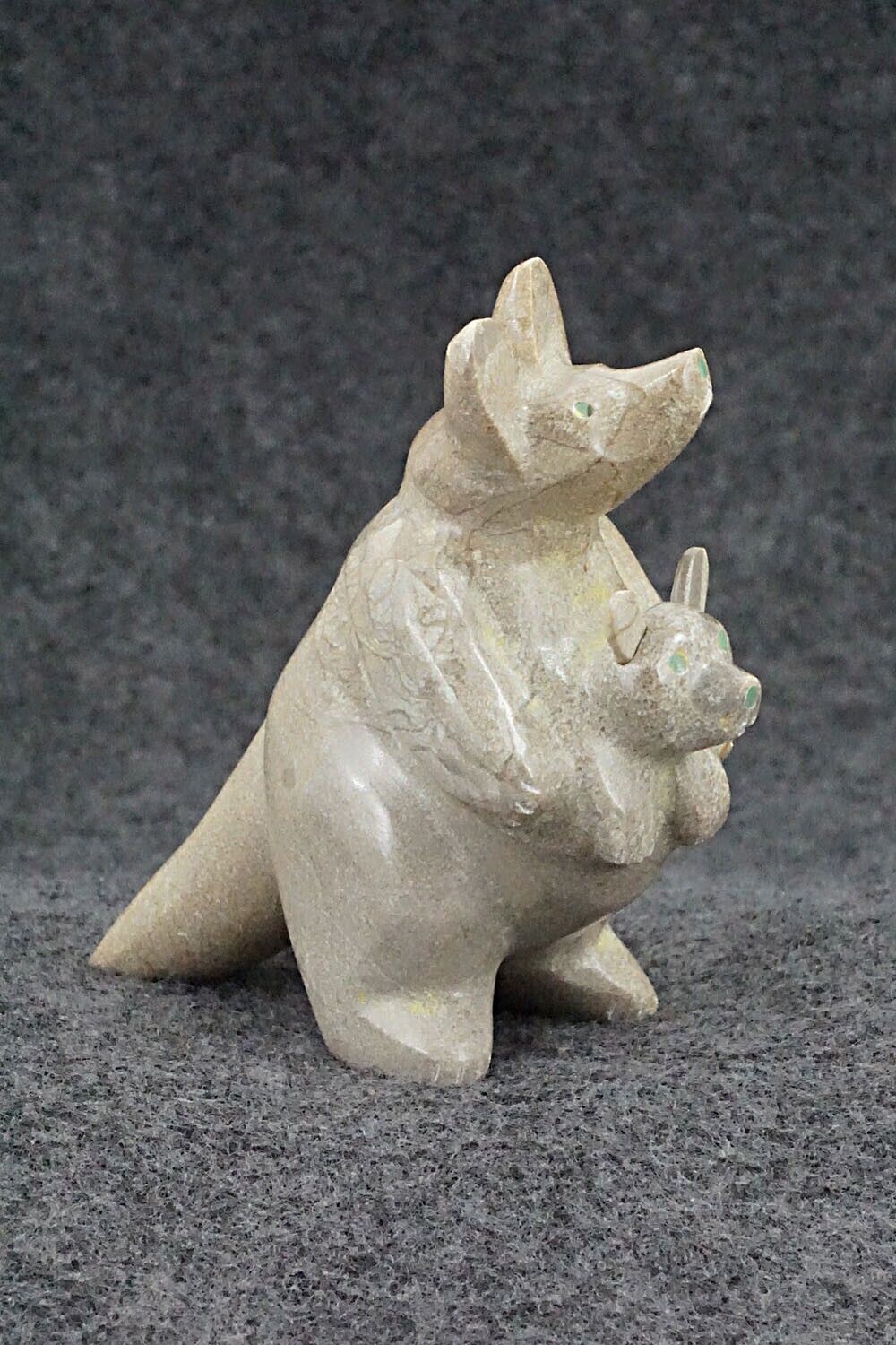 Kangaroo with Joey Zuni Fetish Carving - Enrike Leekya