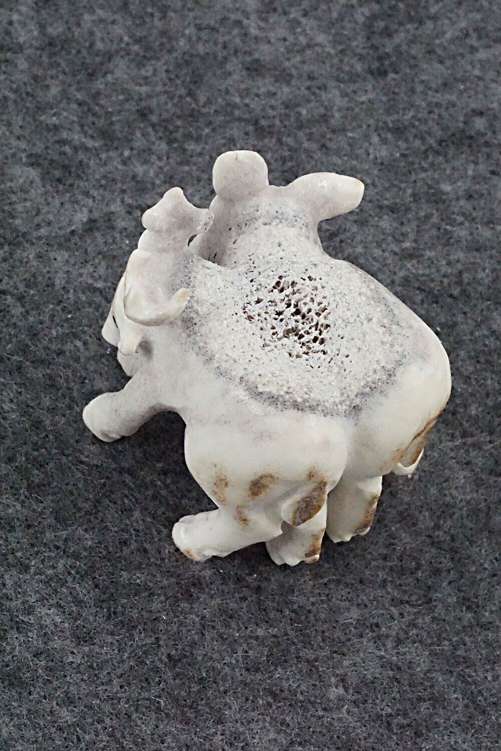 Deer Zuni Fetish Carving - Maxx Laate
