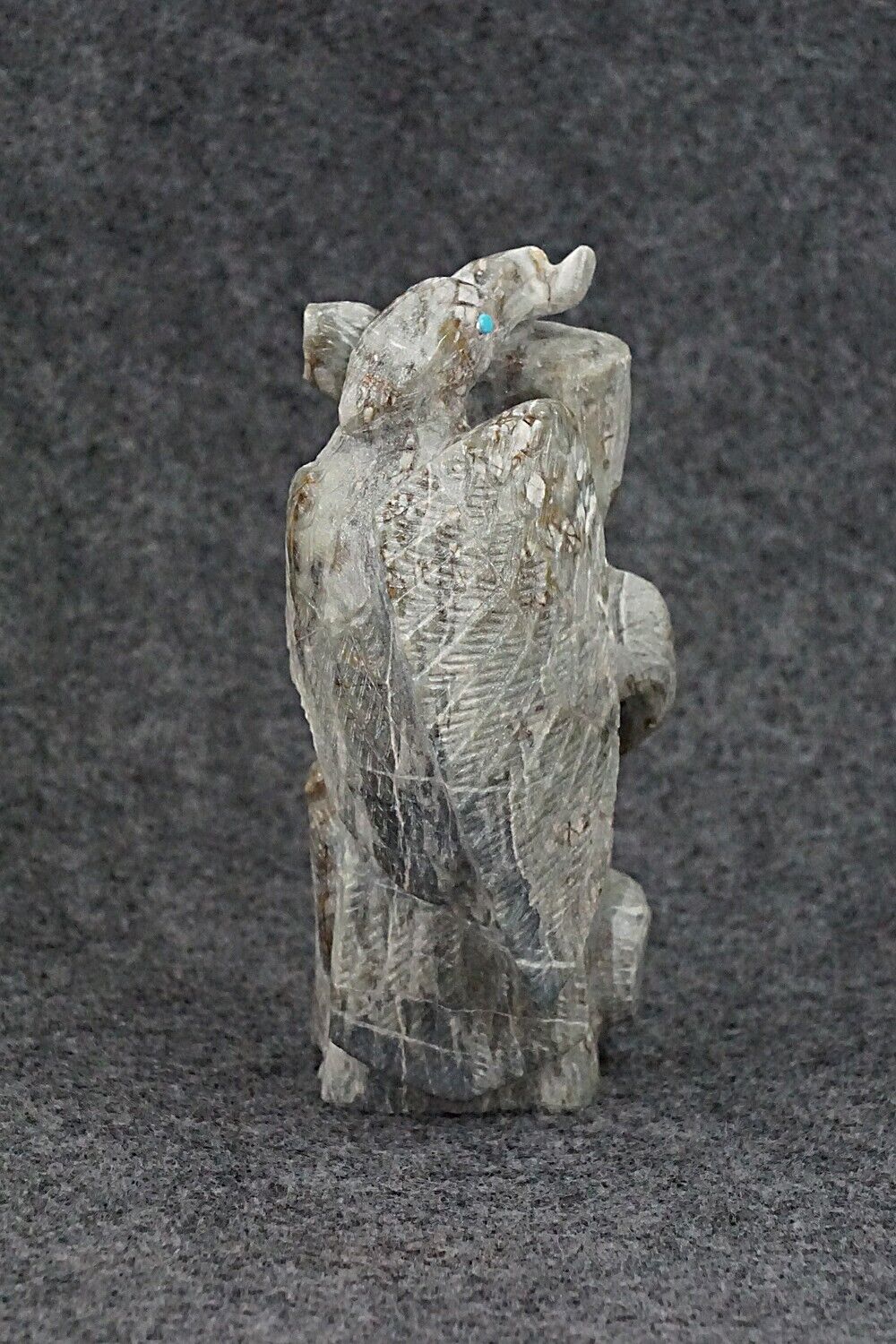 Bird Zuni Fetish Carving - Derrick Kaamasee