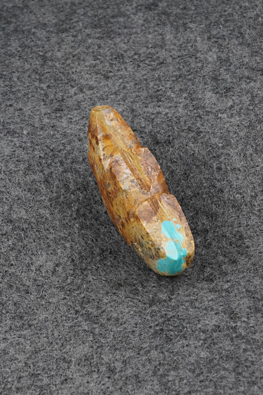 Bear Zuni Fetish Carving - Abby Quam Panteah