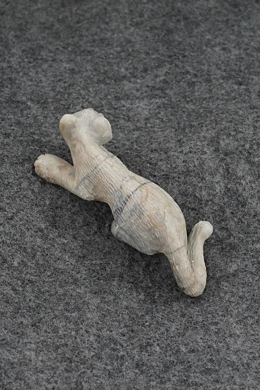 Mountain Lion Zuni Fetish Carving - Wilfred Cheama