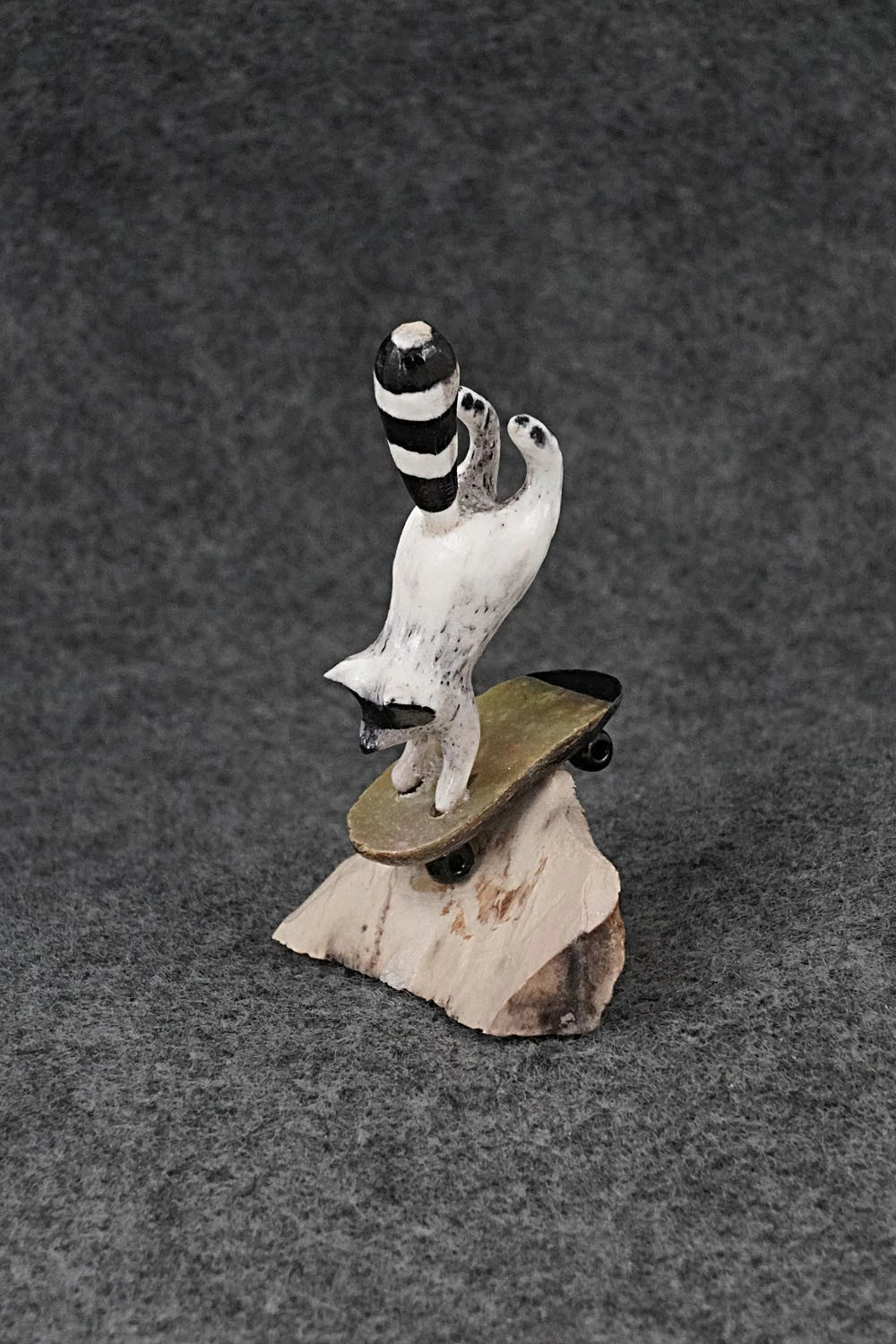 Raccoon Zuni Fetish Carving - Ruben Najara