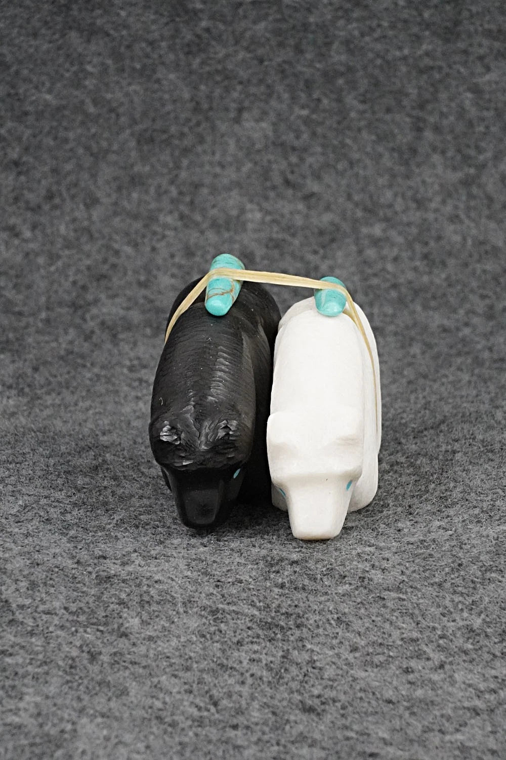 Bear Zuni Fetish Carving - Herb Halate